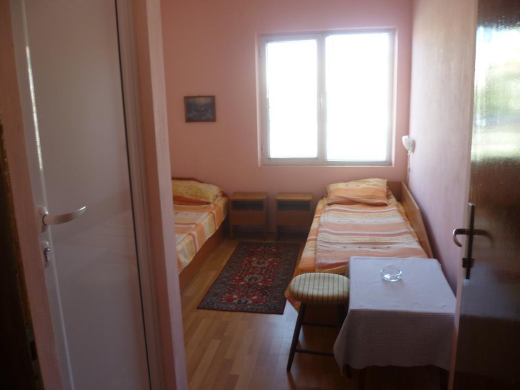 Stai Za Gosti Venera Hotel Хисаря Екстериор снимка